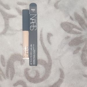 "custard" Concealer